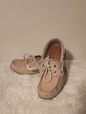 Women’s Beige Moccasin Boat Shoes with Laces